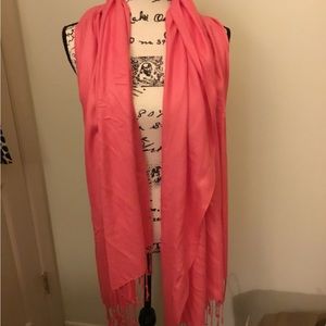 NWOT Beautiful pink Shaw